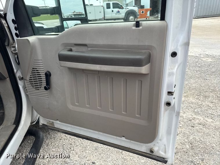 image for item DY8195 2009 Ford F550 Super Duty bucket truck