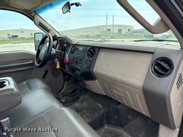image for item DY8195 2009 Ford F550 Super Duty bucket truck