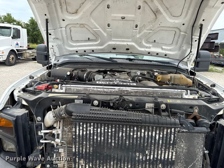 image for item DY8195 2009 Ford F550 Super Duty bucket truck