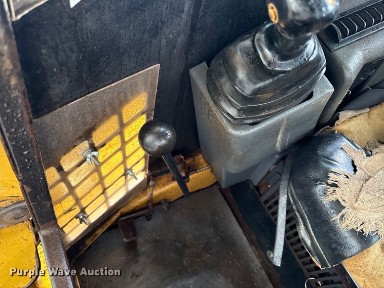 image for item DY8204 2005 ASV RC-100 tracked skid steer loader