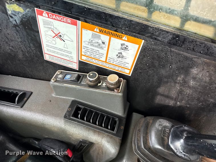 image for item DY8204 2005 ASV RC-100 tracked skid steer loader