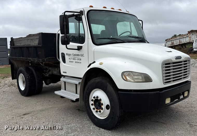 image for item DY8230 2004 Freightliner M2 dump truck