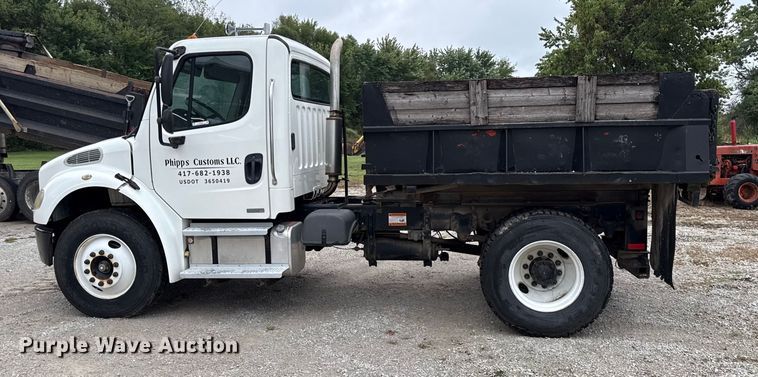 image for item DY8230 2004 Freightliner M2 dump truck