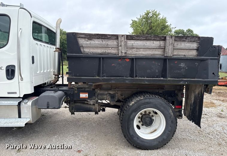 image for item DY8230 2004 Freightliner M2 dump truck