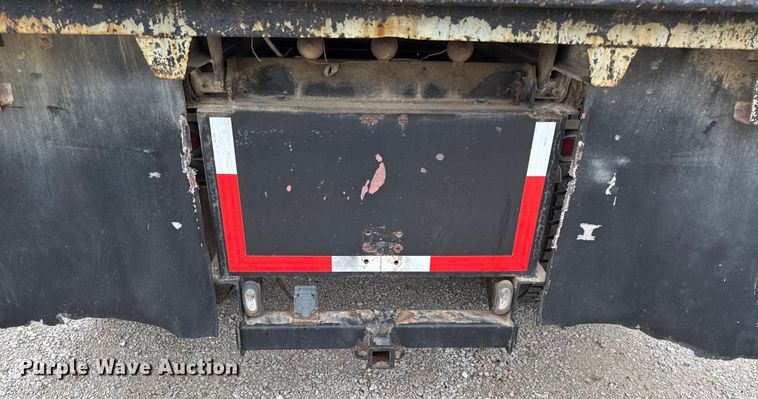 image for item DY8230 2004 Freightliner M2 dump truck