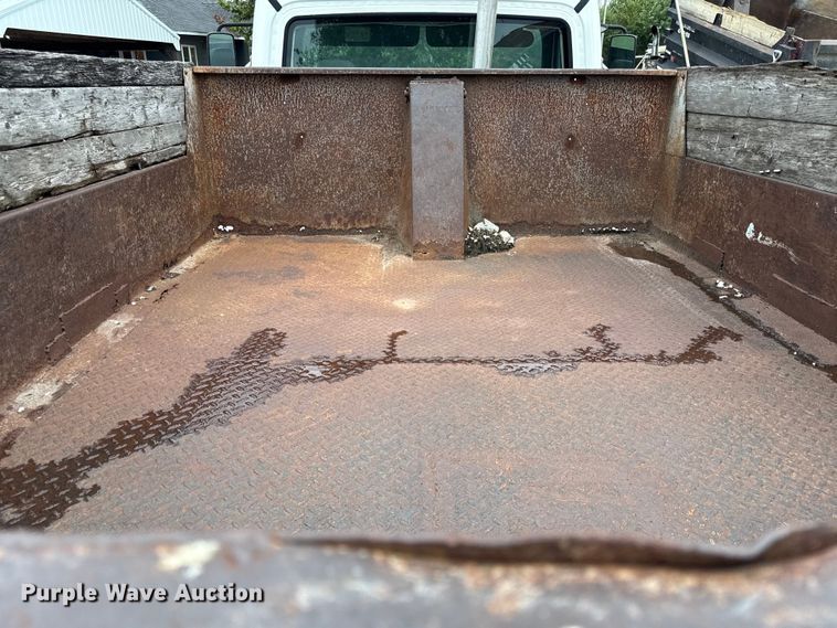 image for item DY8230 2004 Freightliner M2 dump truck