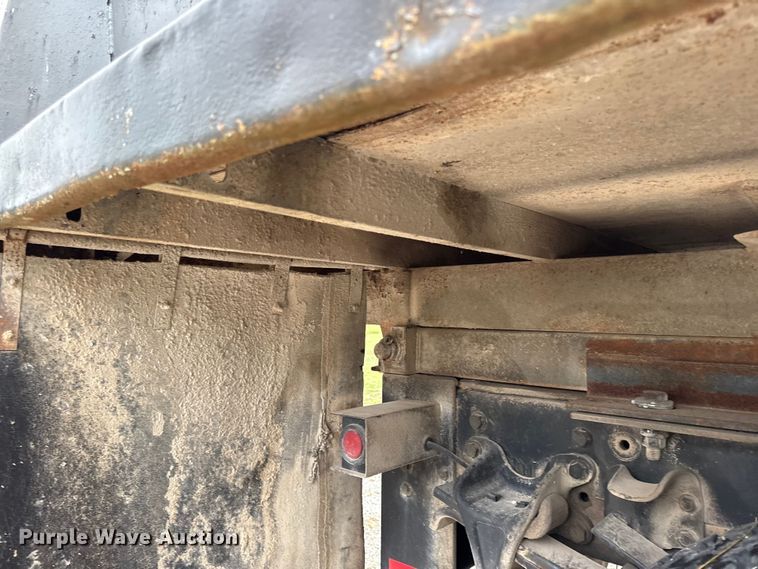 image for item DY8230 2004 Freightliner M2 dump truck