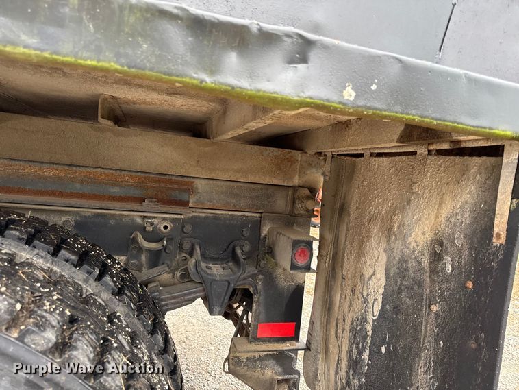 image for item DY8230 2004 Freightliner M2 dump truck