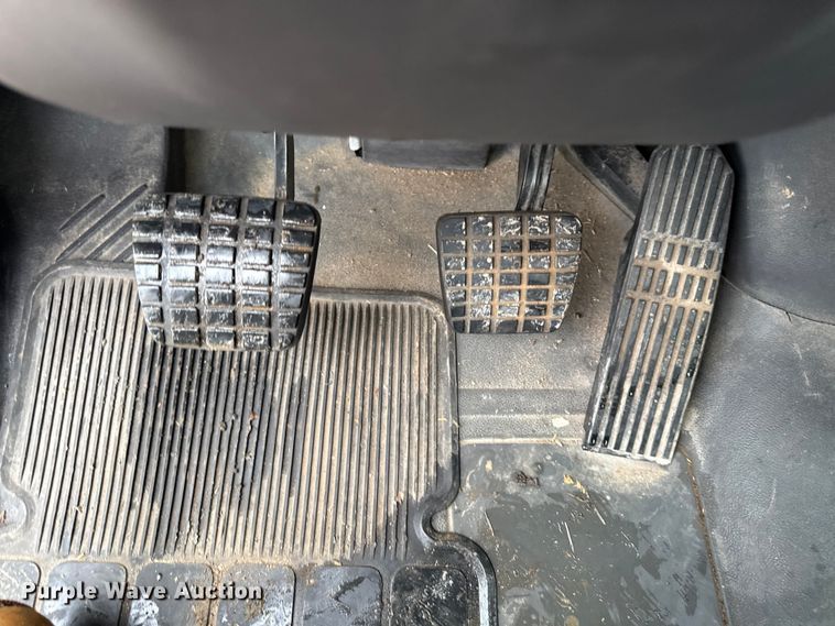 image for item DY8230 2004 Freightliner M2 dump truck