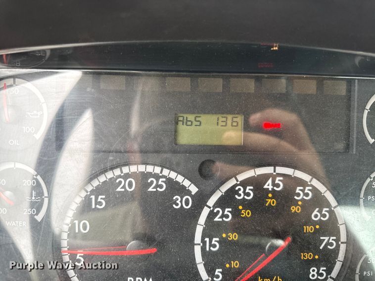 image for item DY8230 2004 Freightliner M2 dump truck