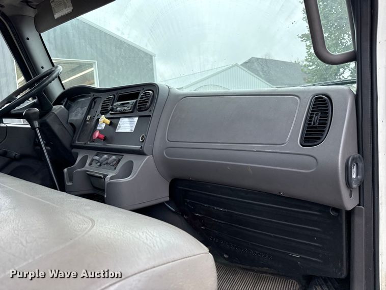 image for item DY8230 2004 Freightliner M2 dump truck