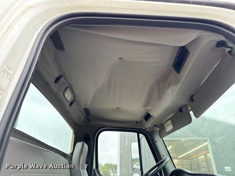 image for item DY8230 2004 Freightliner M2 dump truck