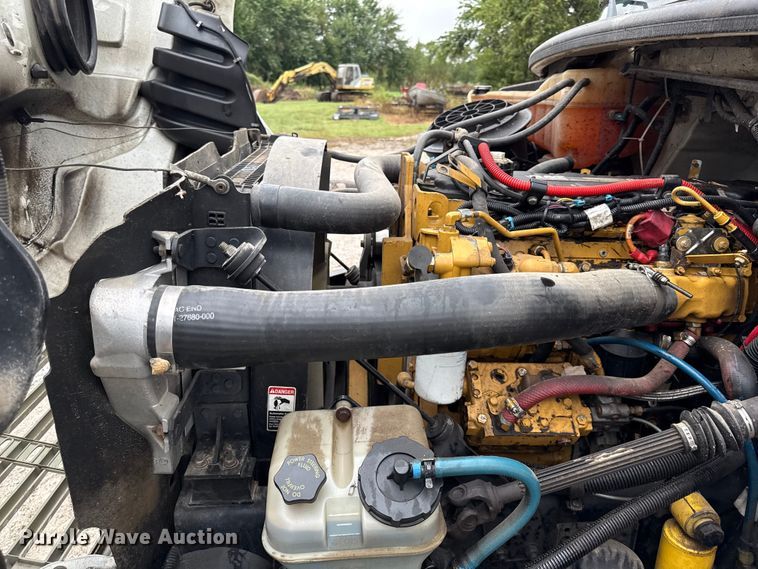 image for item DY8230 2004 Freightliner M2 dump truck