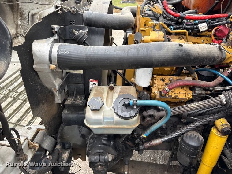 image for item DY8230 2004 Freightliner M2 dump truck