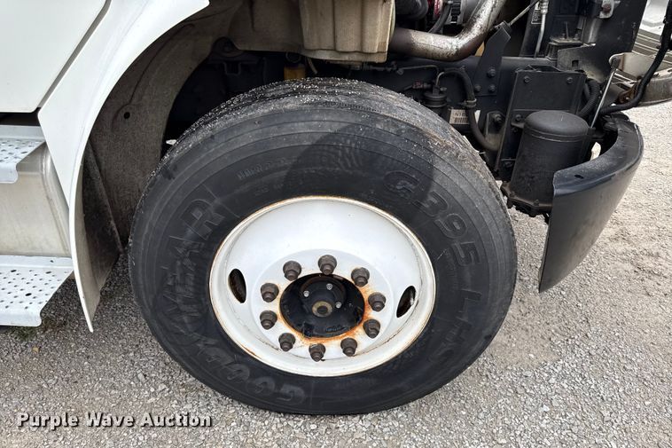 image for item DY8230 2004 Freightliner M2 dump truck