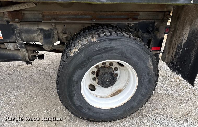 image for item DY8230 2004 Freightliner M2 dump truck