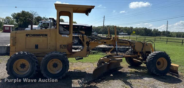 MOTOCONFORMADORA CHAMPION C70A 1996