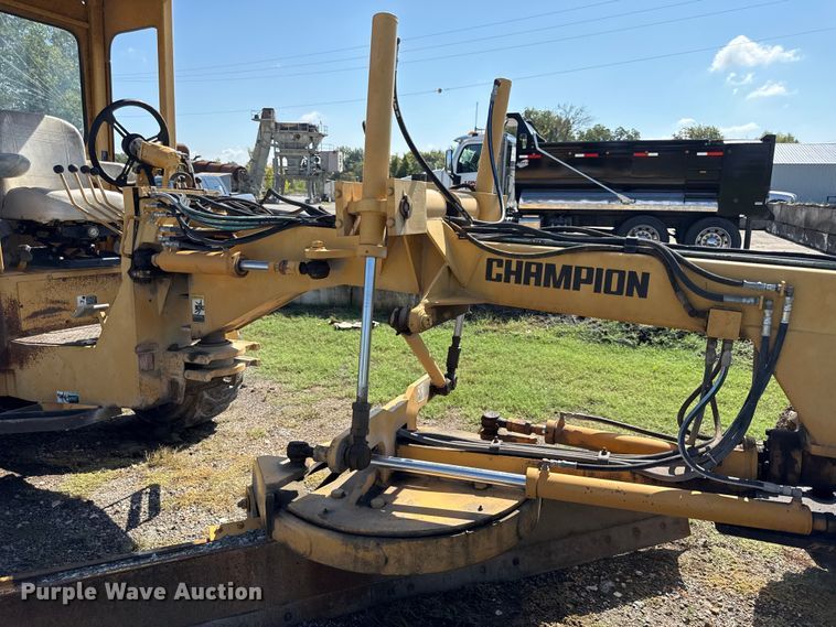 image for item DY8235 1996 Champion C70A   motor grader