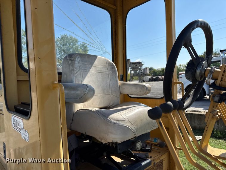 image for item DY8235 1996 Champion C70A   motor grader