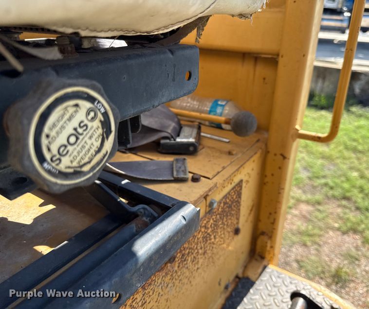 image for item DY8235 1996 Champion C70A   motor grader