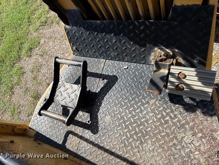 image for item DY8235 1996 Champion C70A   motor grader