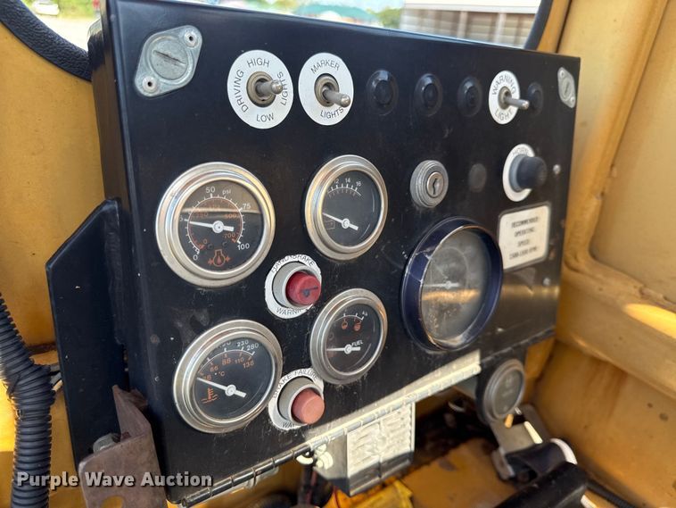 image for item DY8235 1996 Champion C70A   motor grader