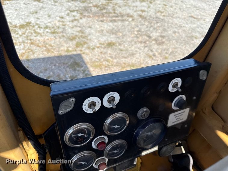 image for item DY8235 1996 Champion C70A   motor grader