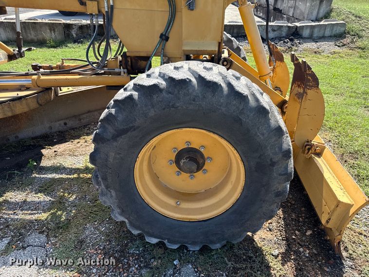 image for item DY8235 1996 Champion C70A   motor grader