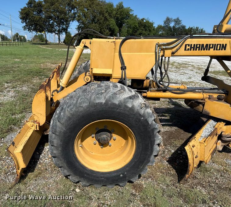 image for item DY8235 1996 Champion C70A   motor grader