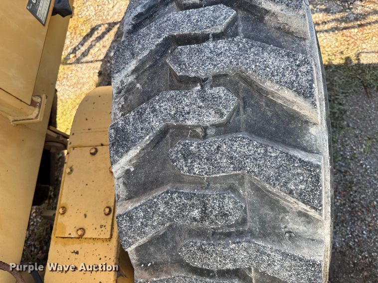 image for item DY8235 1996 Champion C70A   motor grader