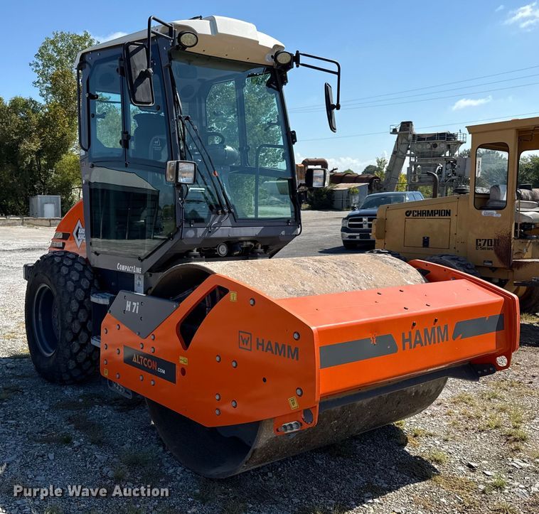 image for item DY8236 2019 Hamm H7I  single drum vibratory roller