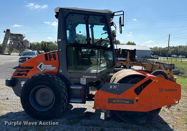 image for item DY8236 2019 Hamm H7I  single drum vibratory roller