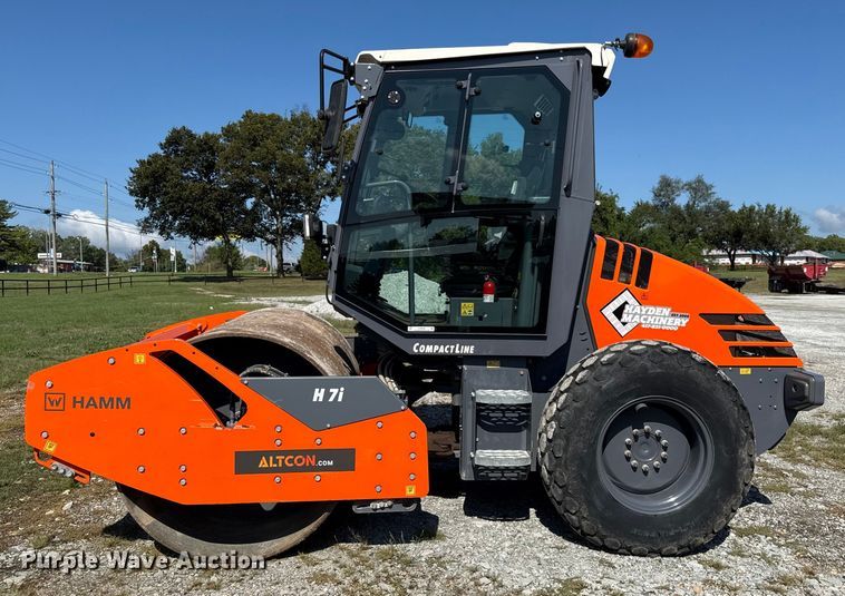 image for item DY8236 2019 Hamm H7I  single drum vibratory roller