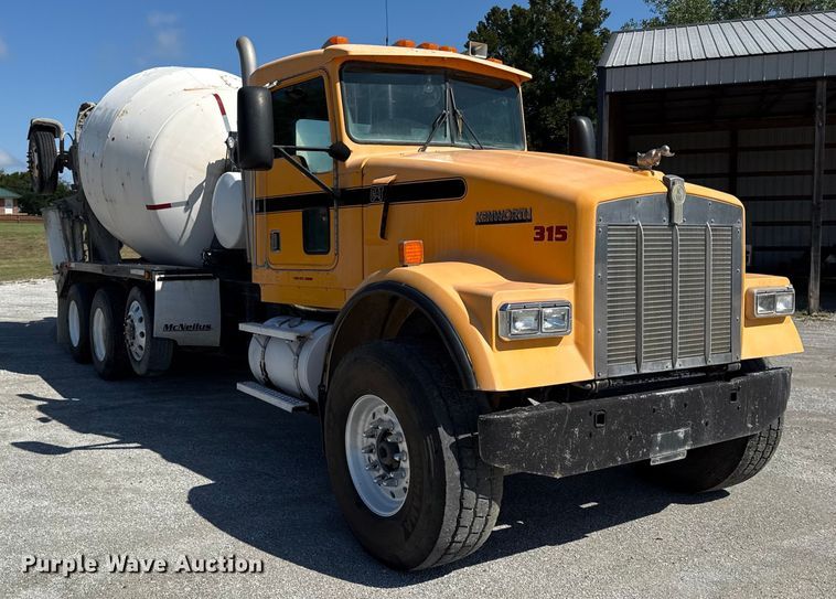 image for item DY8237 2000 Kenworth ready mix truck