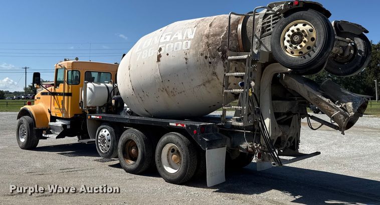 image for item DY8237 2000 Kenworth ready mix truck