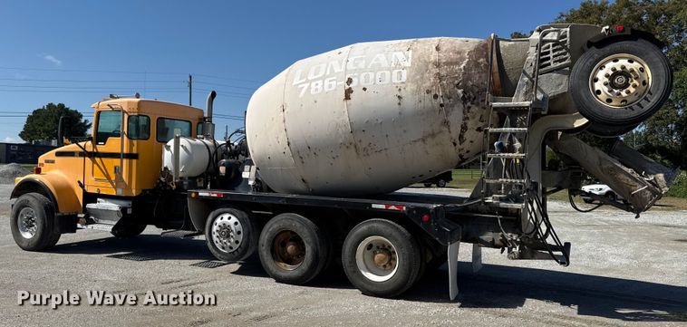 image for item DY8237 2000 Kenworth ready mix truck