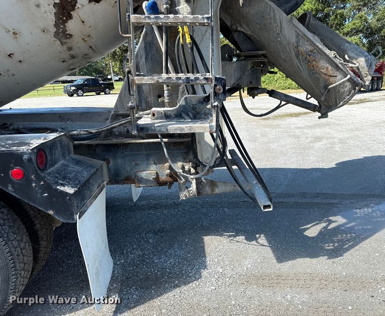 image for item DY8237 2000 Kenworth ready mix truck