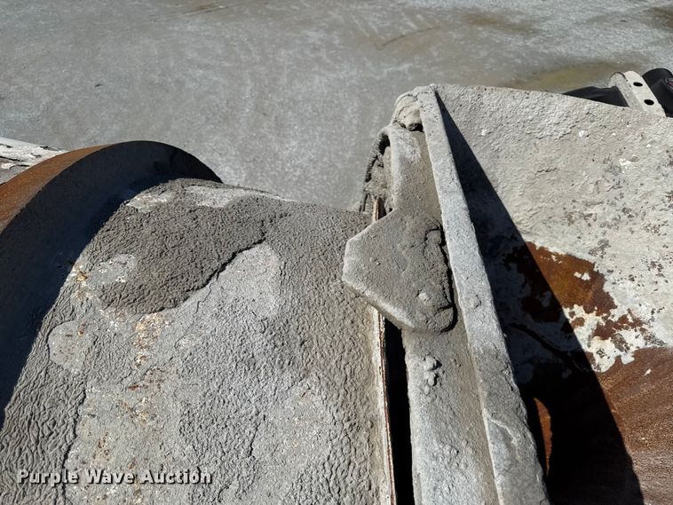 image for item DY8237 2000 Kenworth ready mix truck