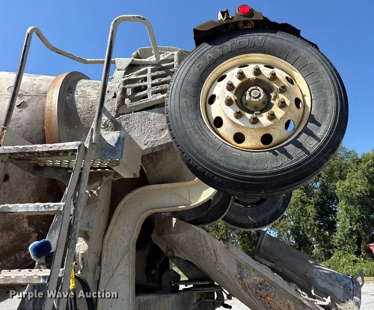 image for item DY8237 2000 Kenworth ready mix truck