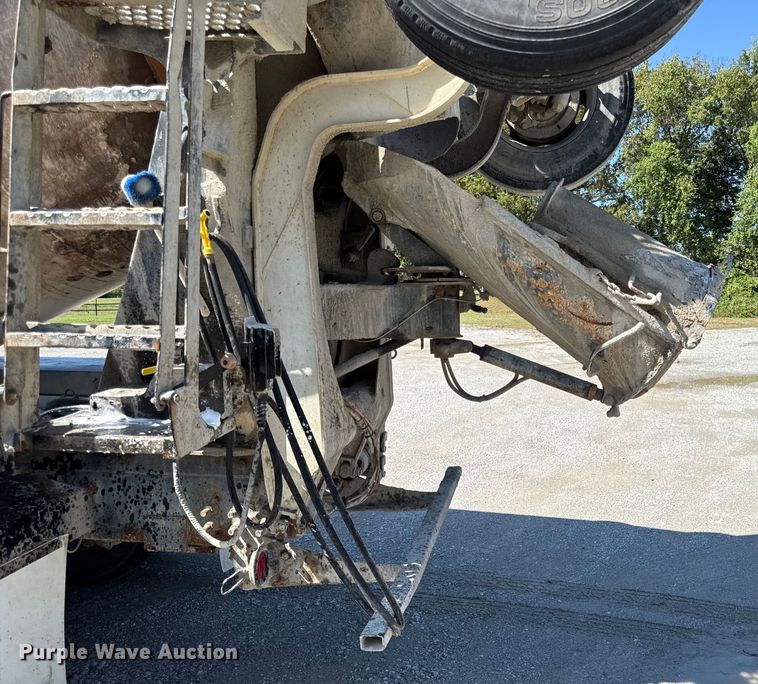 image for item DY8237 2000 Kenworth ready mix truck