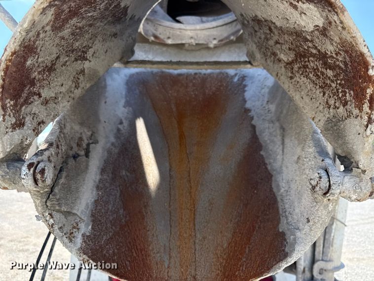 image for item DY8237 2000 Kenworth ready mix truck