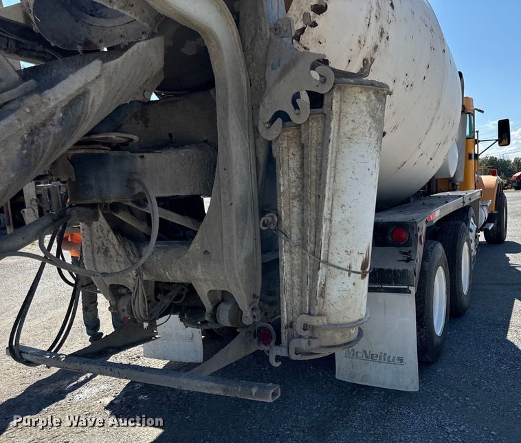 image for item DY8237 2000 Kenworth ready mix truck