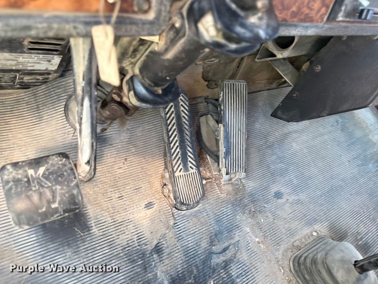 image for item DY8237 2000 Kenworth ready mix truck