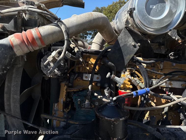 image for item DY8237 2000 Kenworth ready mix truck