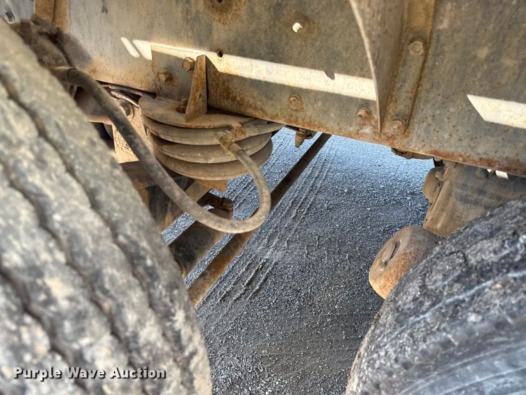 image for item DY8237 2000 Kenworth ready mix truck