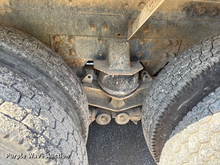 image for item DY8237 2000 Kenworth ready mix truck