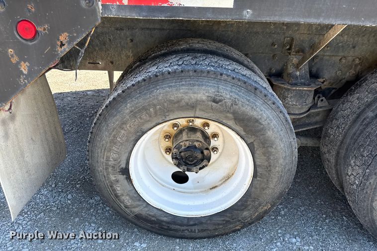 image for item DY8237 2000 Kenworth ready mix truck