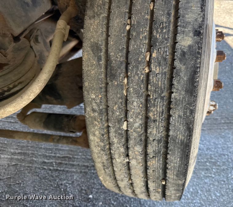 image for item DY8237 2000 Kenworth ready mix truck