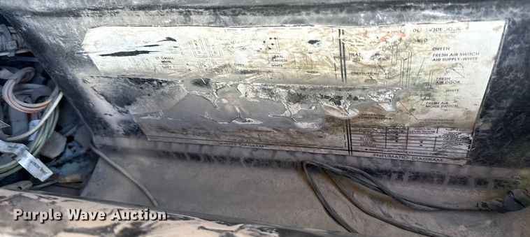 image for item DY8237 2000 Kenworth ready mix truck