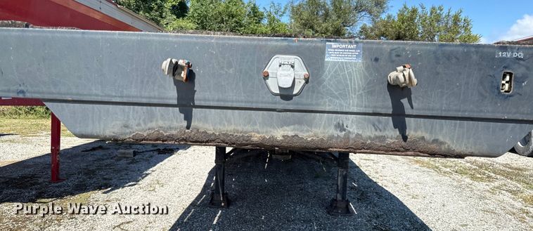 image for item DY8238 1999 Holden HLB25 drop deck equipment trailer